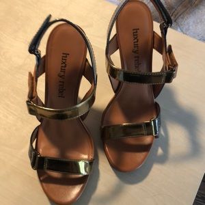 NEVER WORN - Luxury rebel metallic sandal